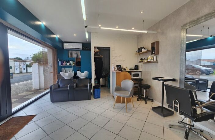 À vendre : Fonds de commerce – Salon de coiffure (61 000 €) - La Brée Les Bains - Île d’Oléron — photo 3