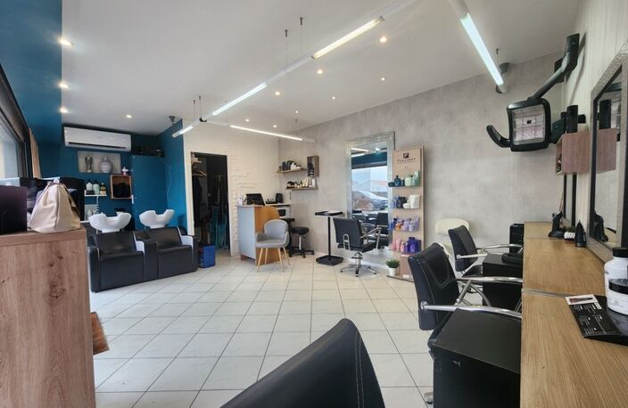 À vendre : Fonds de commerce – Salon de coiffure (61 000 €) - La Brée Les Bains - Île d’Oléron — photo 5