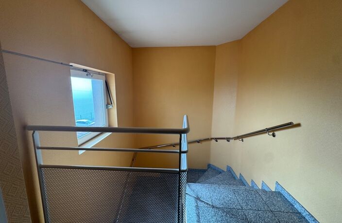 Immeuble à vendre BETTANGE sur terrain de 11,53 ares avec grange — photo 4