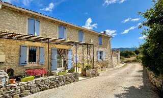 Maison 9 Pièces 235 m² à vendre à Saint-Martin-de-Castillon (84750)