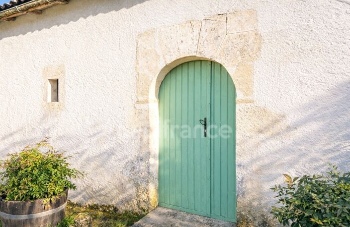 Longère charentaise de 131 m² avec dépendance et hangar - Fort potentiel - Vanzac (17) — photo 2