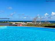 A VENDRE - PROPRIETE D'EXCEPTION AVEC VUE MER ET POTENTIEL LOCATIF REMARQUABLE - SAINTE ANNE — photo 3