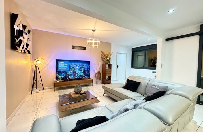 A VENDRE - PROPRIETE D'EXCEPTION AVEC VUE MER ET POTENTIEL LOCATIF REMARQUABLE - SAINTE ANNE — photo 5