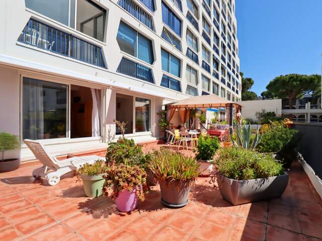 HERAULT (34) LA GRANDE−MOTTE (34280) à vendre Appartement 3 pièces de 91 m 2 et terrasse de 120 m 2 + garage — photo du bien