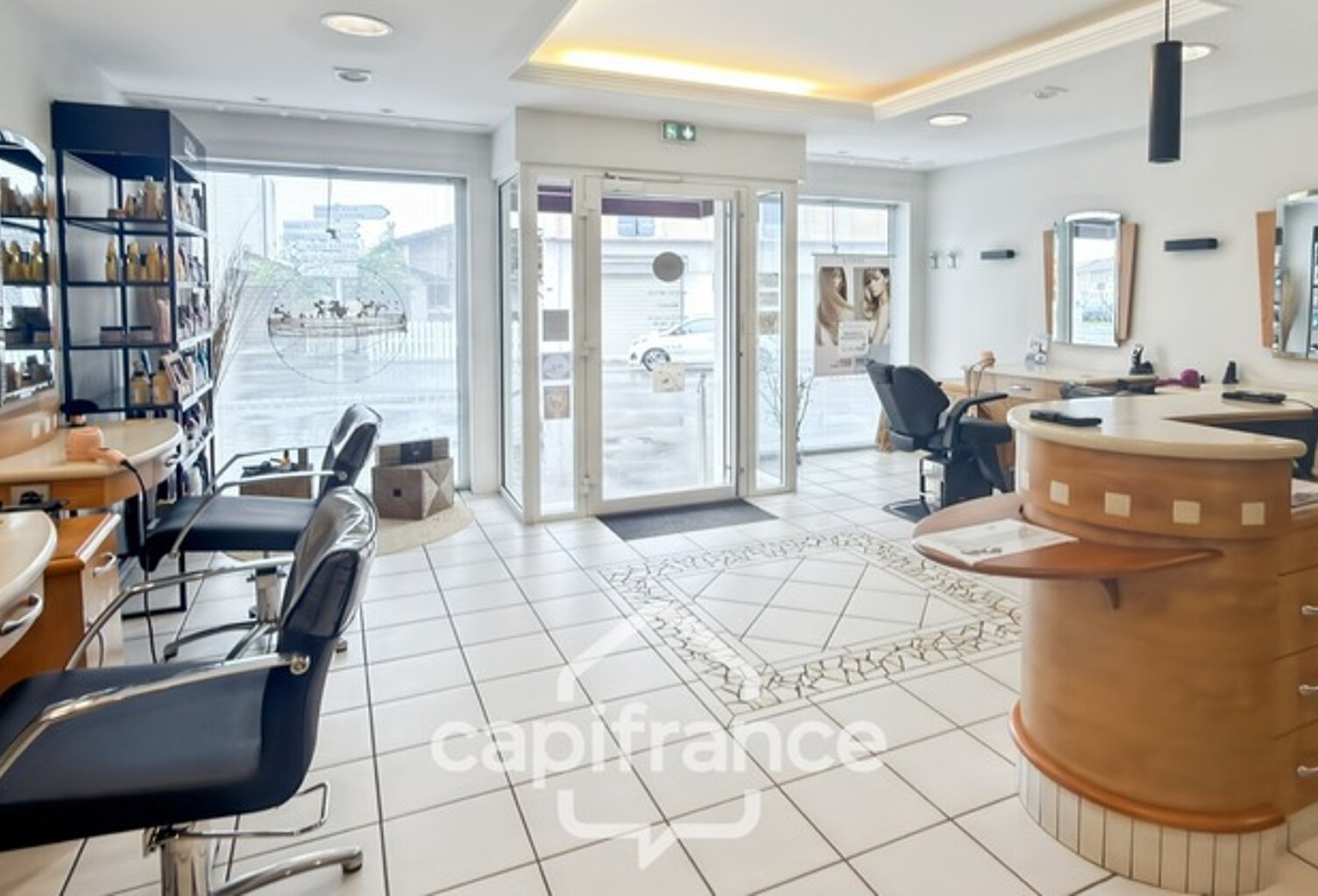 Fonds de commerce à vendre SOUSTONS (40) – Salon de coiffure clé en main — photo 1