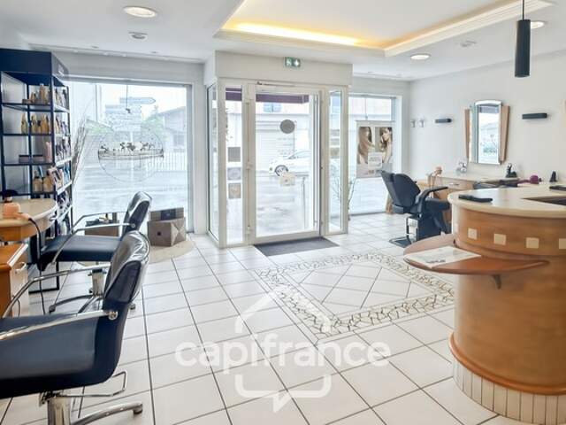 Fonds de commerce à vendre SOUSTONS (40) – Salon de coiffure clé en main — photo du bien