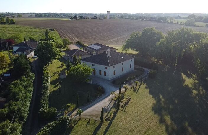 Demeure d'Exception : Rénovation de Luxe entre Ciel et Terre – Secteur Auvillar - Proche Toulouse — photo 2