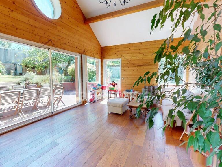 Maison familiale atypique - DPE C - vaste terrain arboré — photo 1