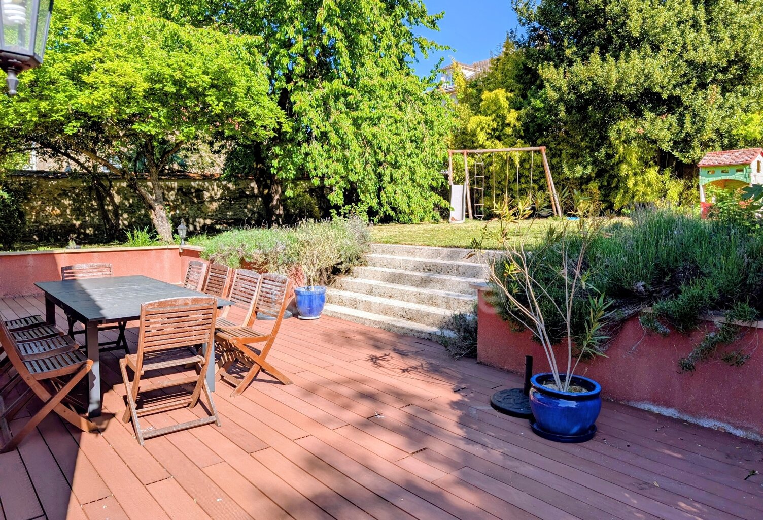 Maison familiale atypique - DPE C - vaste terrain arboré — photo 1