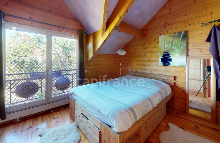 Maison familiale atypique - DPE C - vaste terrain arboré — photo 4