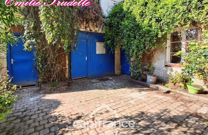 Maison à vendre 6 pièces LA CHARTRE SUR LE LOIR (72) Maison de caractère – cœur de ville – 181 m² – cour, dépendance et caves — photo 2