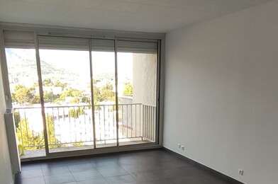 Appartement 3 pièces 920 €