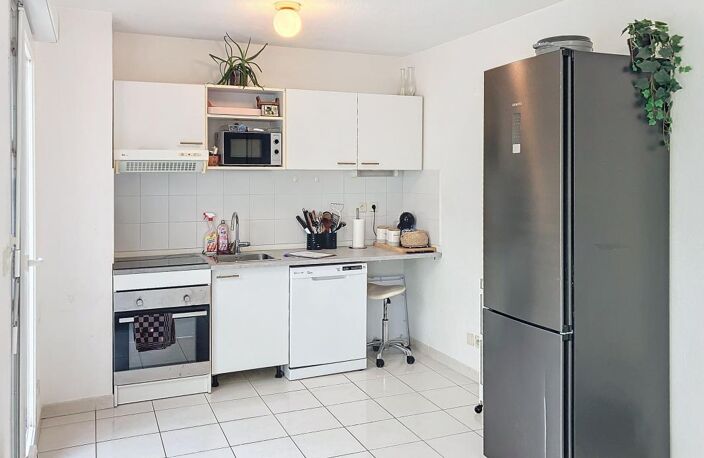 Appartement À Vendre, investissement locatif, 2 pièces, Terrasse, Parking, Ascenseur, dernier étage — photo 4