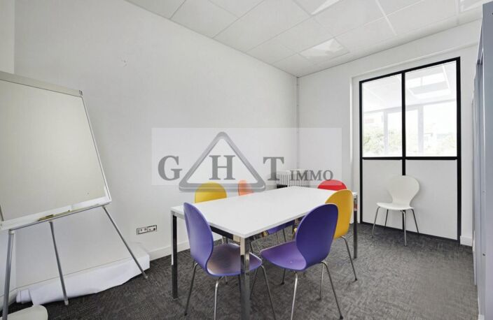 Bureaux 250 + Terrasse 200m2 à louer Montreuil — photo 4