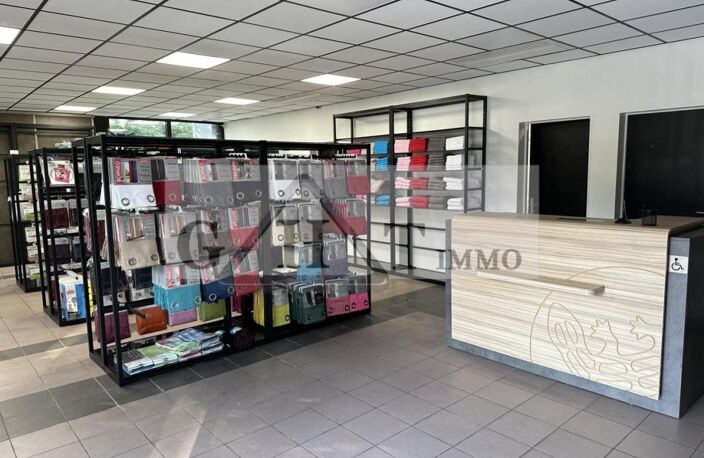 Local d'activité de 1 400 m² à vendre à CHAMBLY — photo 4