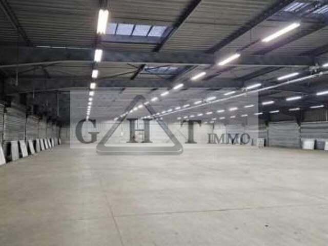 7050 m² PLATEFORME LOGISTIQUE a louer a collegien — photo du bien
