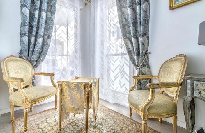 Colombes : Élégant T4 avec Double Balcon — photo 3