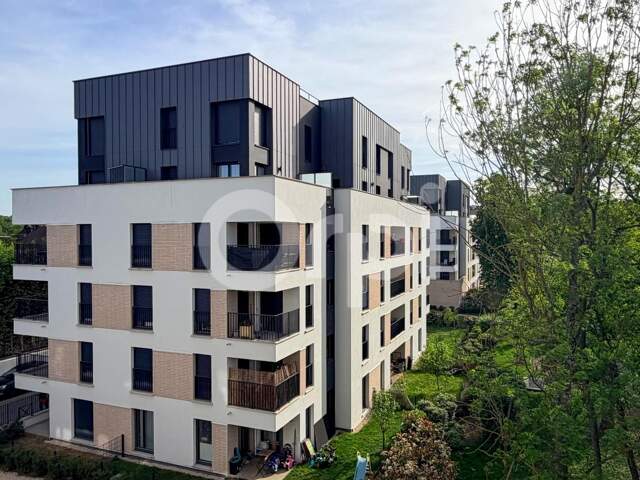 Appartement 2 pièces avec balcon  À Vendre — photo du bien