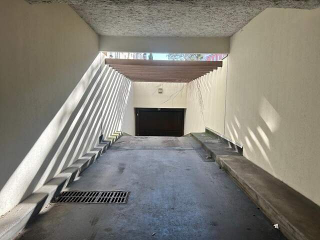 Garage fermé à louer à 100 € CC - 308 rue Paul Bert, 69003 LYON — photo du bien