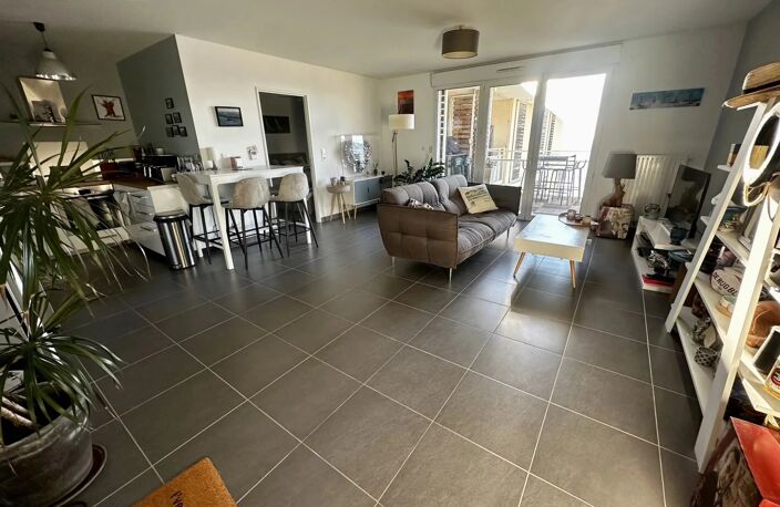 appartement 89m2 + 20 m2 terrasse, 1 ere ligne,  dernier étage, 3 places de parking. — photo 2