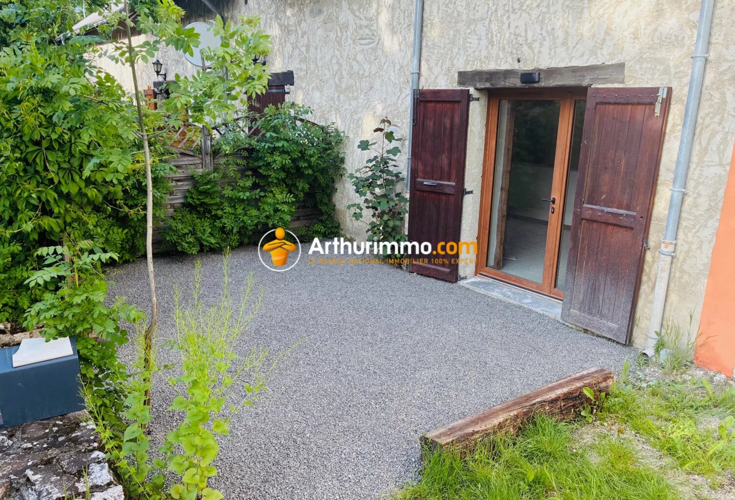 Appartement T3 en duplex entièrement rénové – Prestations de qualité – Jardin privatif – Stationnement — photo 1