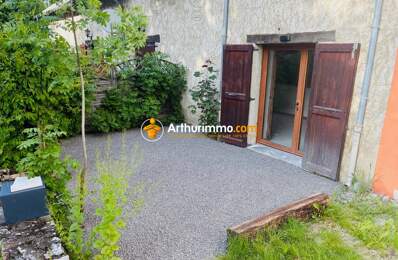 Appartement T3 en duplex entièrement rénové – Prestations de qualité – Jardin privatif – Stationnement — photo du bien