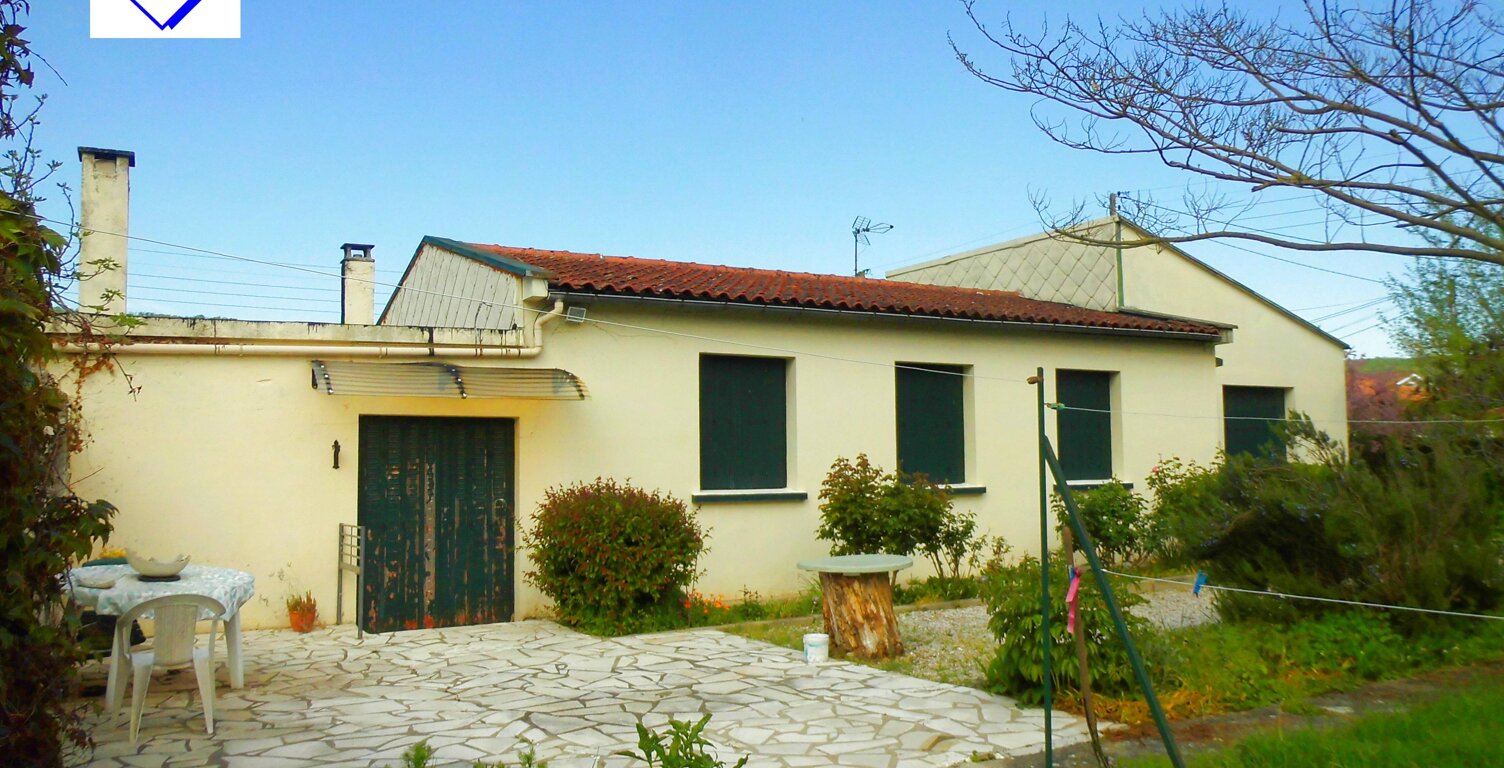 Vente maison 6 pièces  Lavelanet (09300) — photo 1