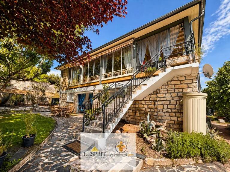 EN EXCLUSIVITÉ – Grande maison familiale avec piscine et vue panoramique sur Brive — photo 1