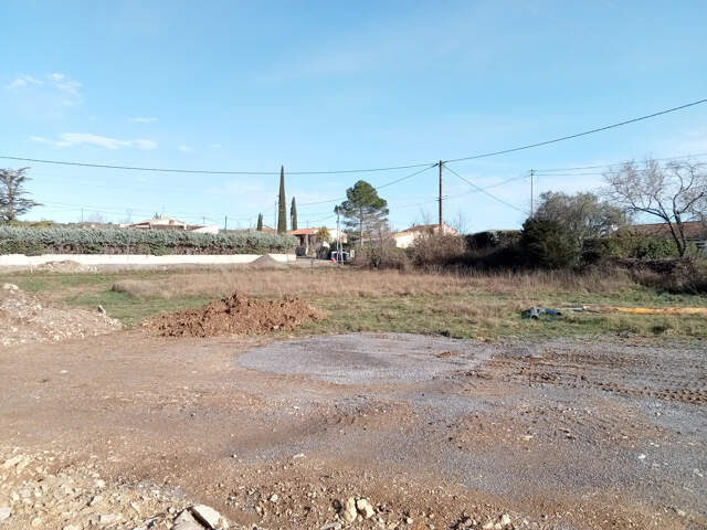 TERRAIN PLAT CONSTRUCTIBLE — photo du bien