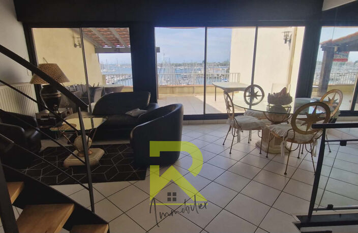 BIEN RARE ! Triplex Centre port — photo 2