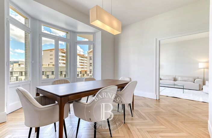 Lyon 6 - Brotteaux - Appartement meublé et climatisé de 132.25 m² - Balcon  - Bureau - 2 Chambres — photo 3