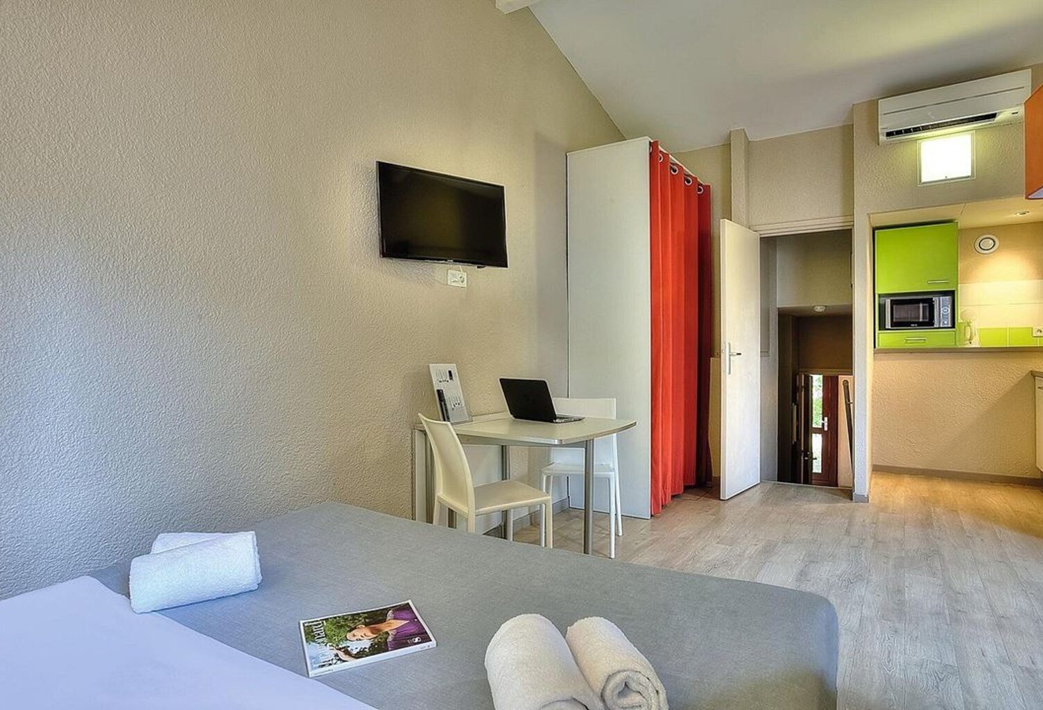 Studio - 16m ² — photo 1