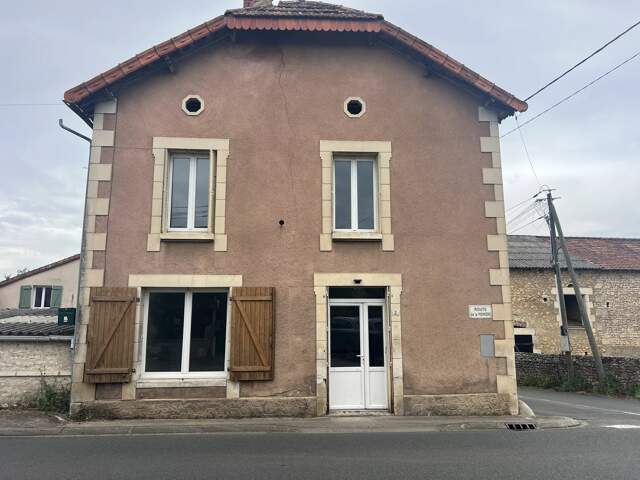 maison valdivienne avec jardin et garages — photo du bien