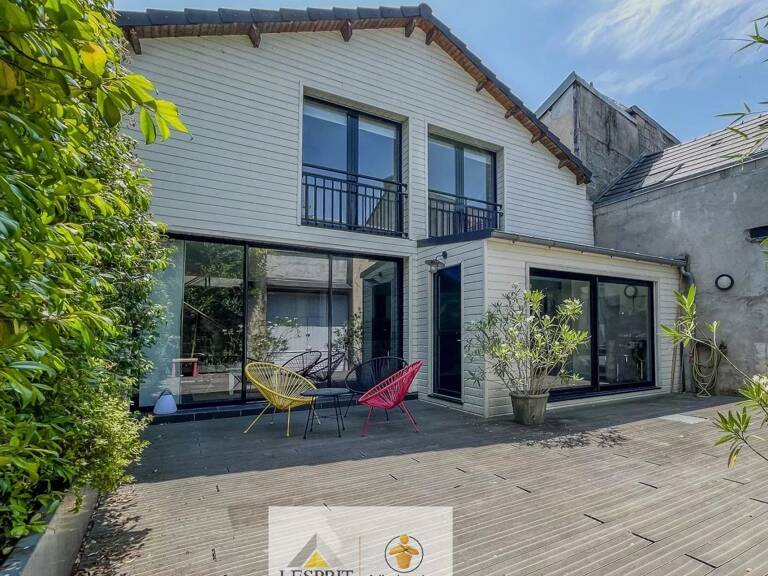 Loft d’exception en plein cœur de Brive-la-Gaillarde : une opportunité rare ! — photo 1