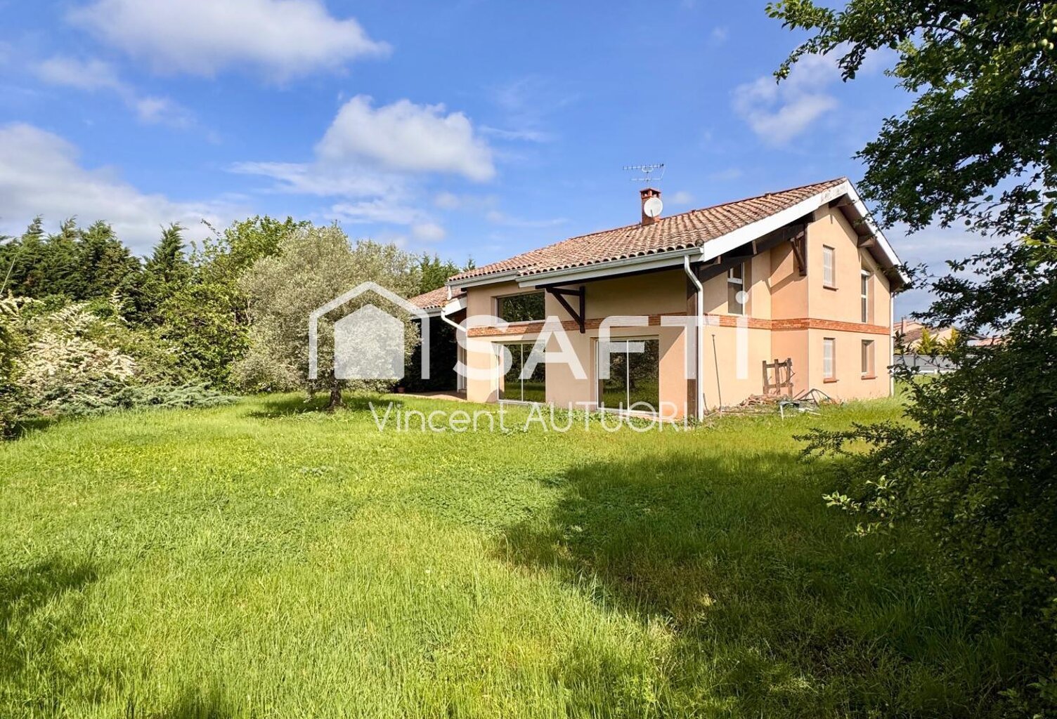 Maison d'Architecte T7 avec 2 suites parentales sans vis à vis — photo 1