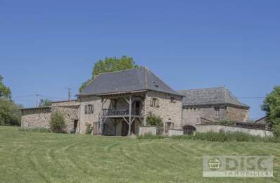 Ancien corps de ferme rénové avec piscine, maison d’amis à rénover et vues dégagées. — photo du bien