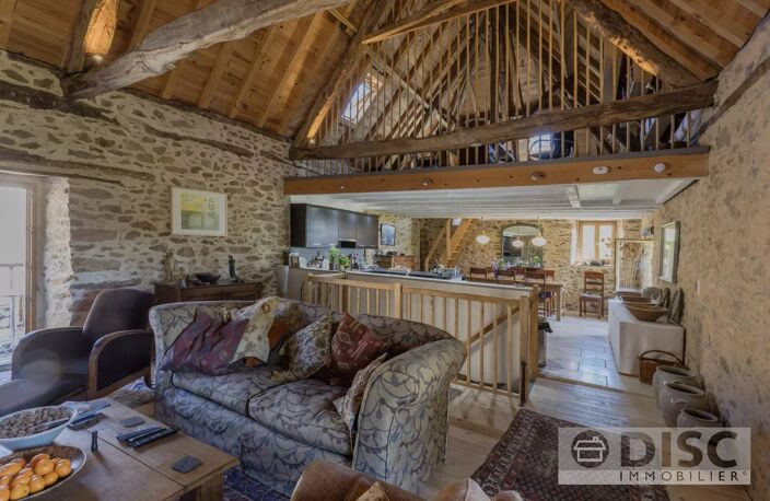 Ancien corps de ferme rénové avec piscine, maison d’amis à rénover et vues dégagées. — photo 4