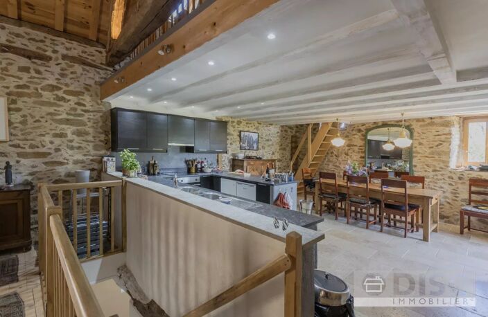 Ancien corps de ferme rénové avec piscine, maison d’amis à rénover et vues dégagées. — photo 5