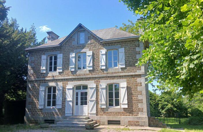 Maison de maitre avec gîte, écurie sur 7,9 ha. — photo 2
