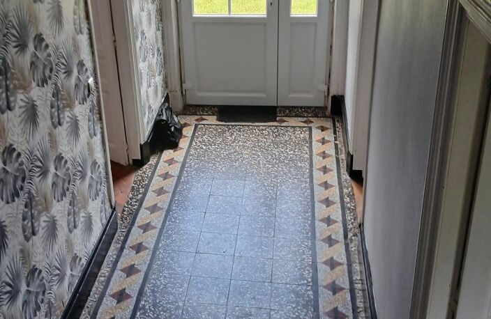 Maison de maitre avec gîte, écurie sur 7,9 ha. — photo 4