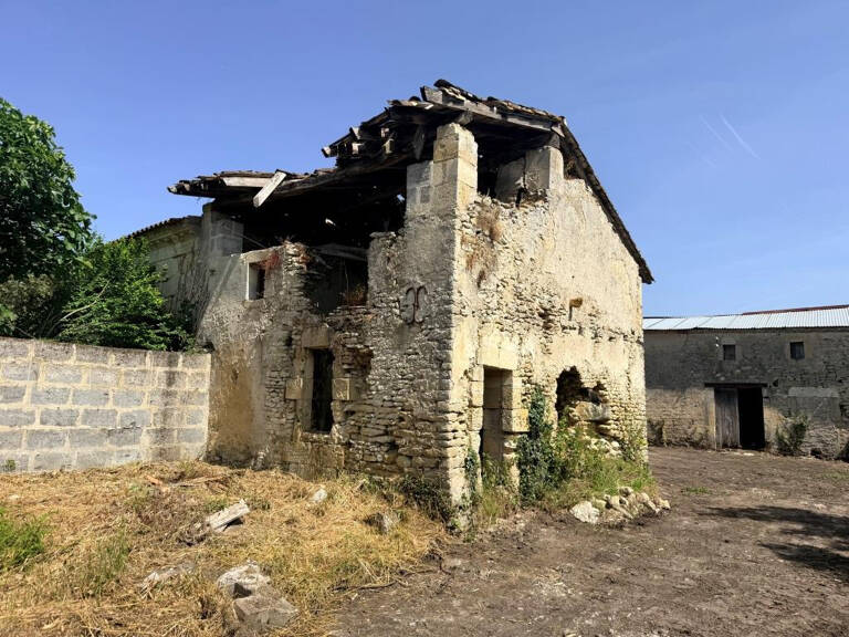 ST CHRISTOLY BATIMENT A RENOVER — photo 1
