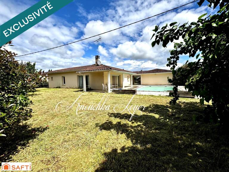Maison avec piscine et double garage — photo 1