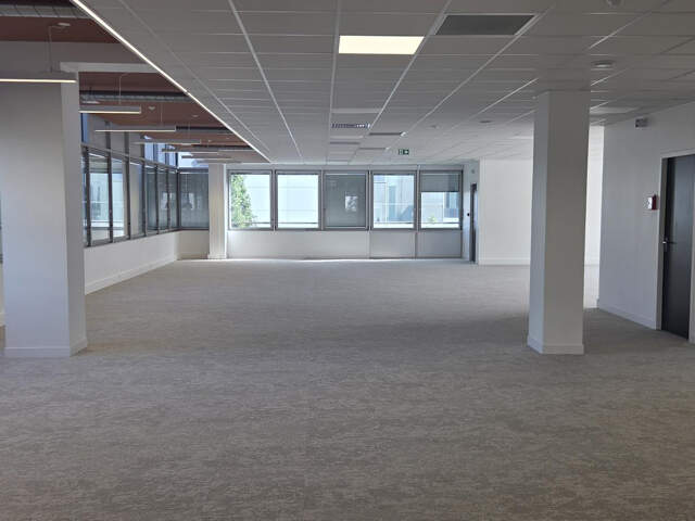PLATEAU DE BUREAUX A LOUER ANGERS — photo du bien