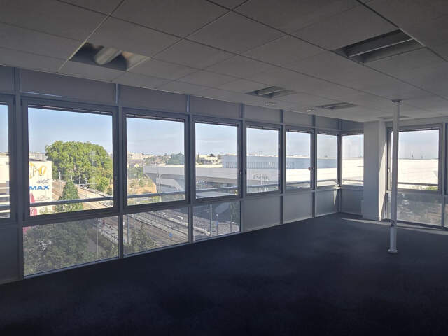 PLATEAU DE BUREAUX A LOUER ANGERS SAINT SERGE — photo du bien