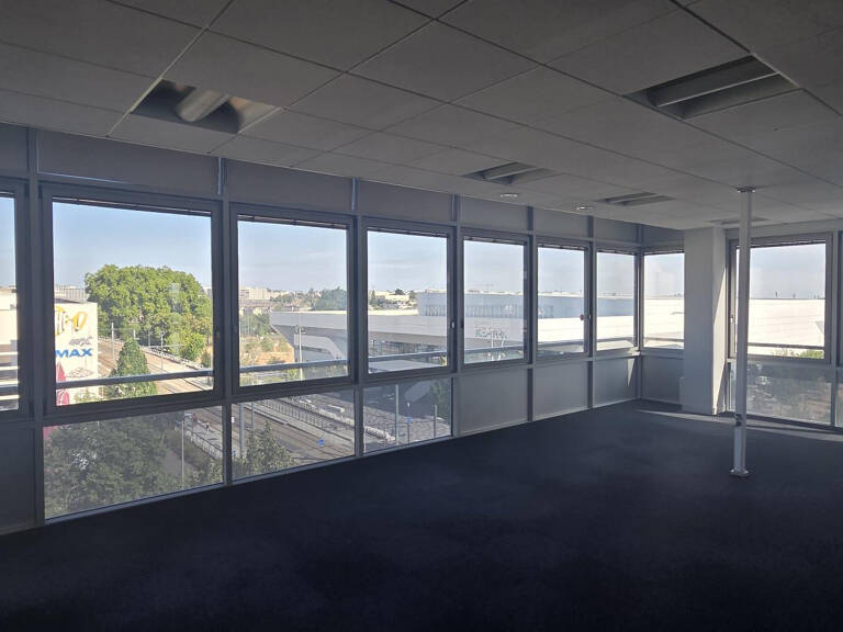 PLATEAU DE BUREAUX A LOUER ANGERS SAINT SERGE — photo 1