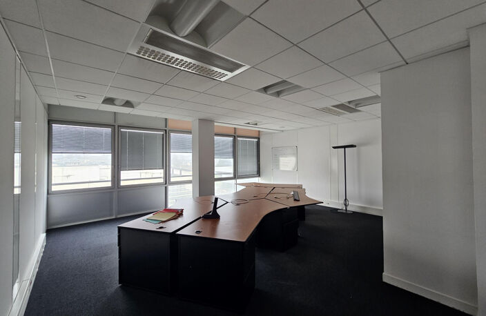 PLATEAU DE BUREAUX A LOUER ANGERS SAINT SERGE — photo 2