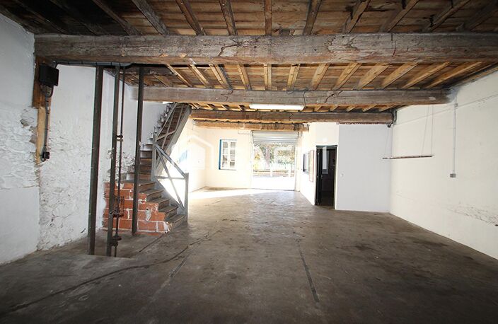 Centre-ville : Garages et plusieurs niveaux — photo 2