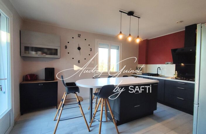 Spacieuse maison rénovée en 2019 avec fort potentiel d'aménagement — photo 4