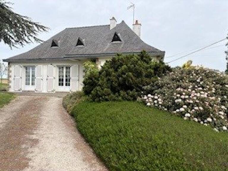 LAUNAY-VILLIERS Maison traditionnelle — photo 1