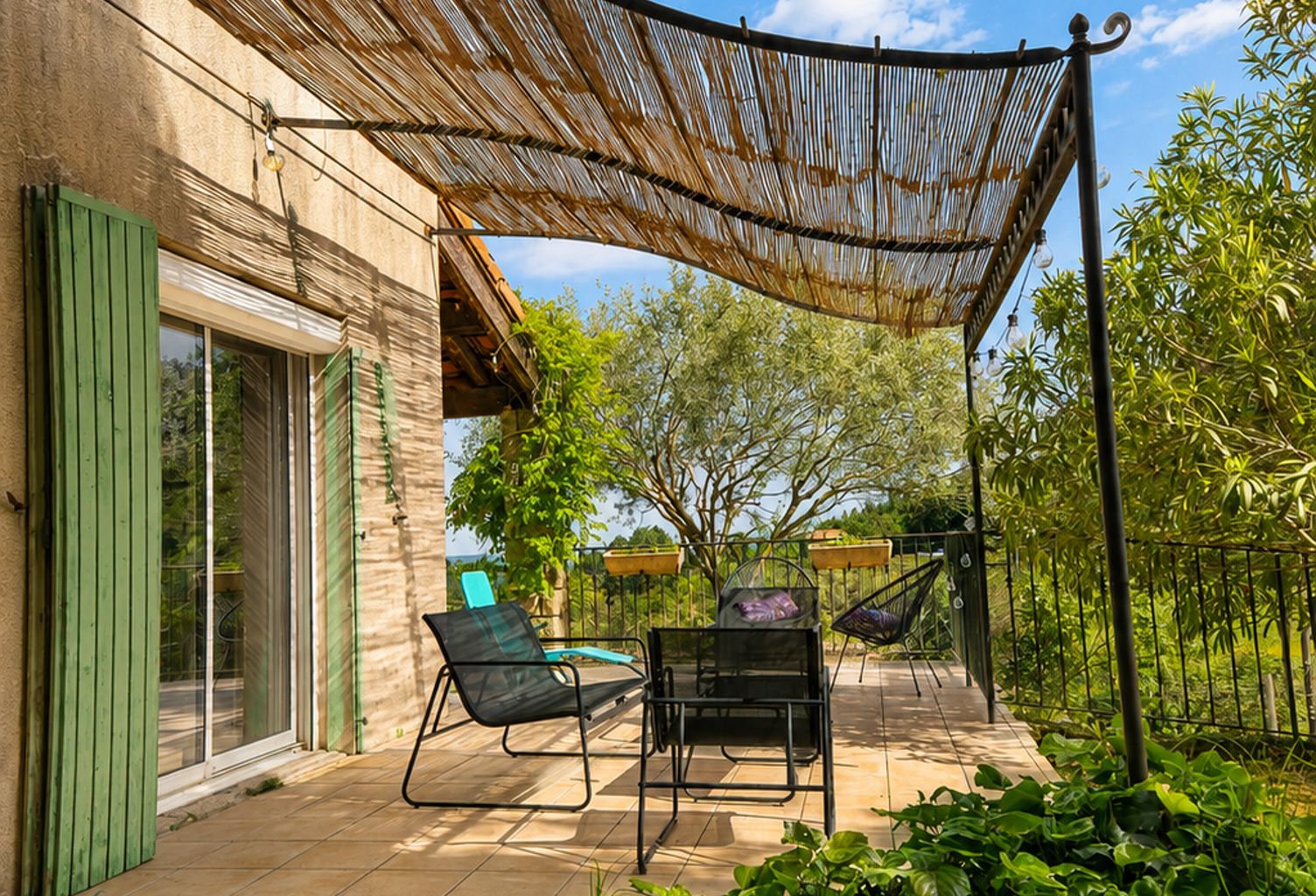 CHASSIERS - Maison 5 pièces - Piscine et terrain arboré de 5 — photo 1